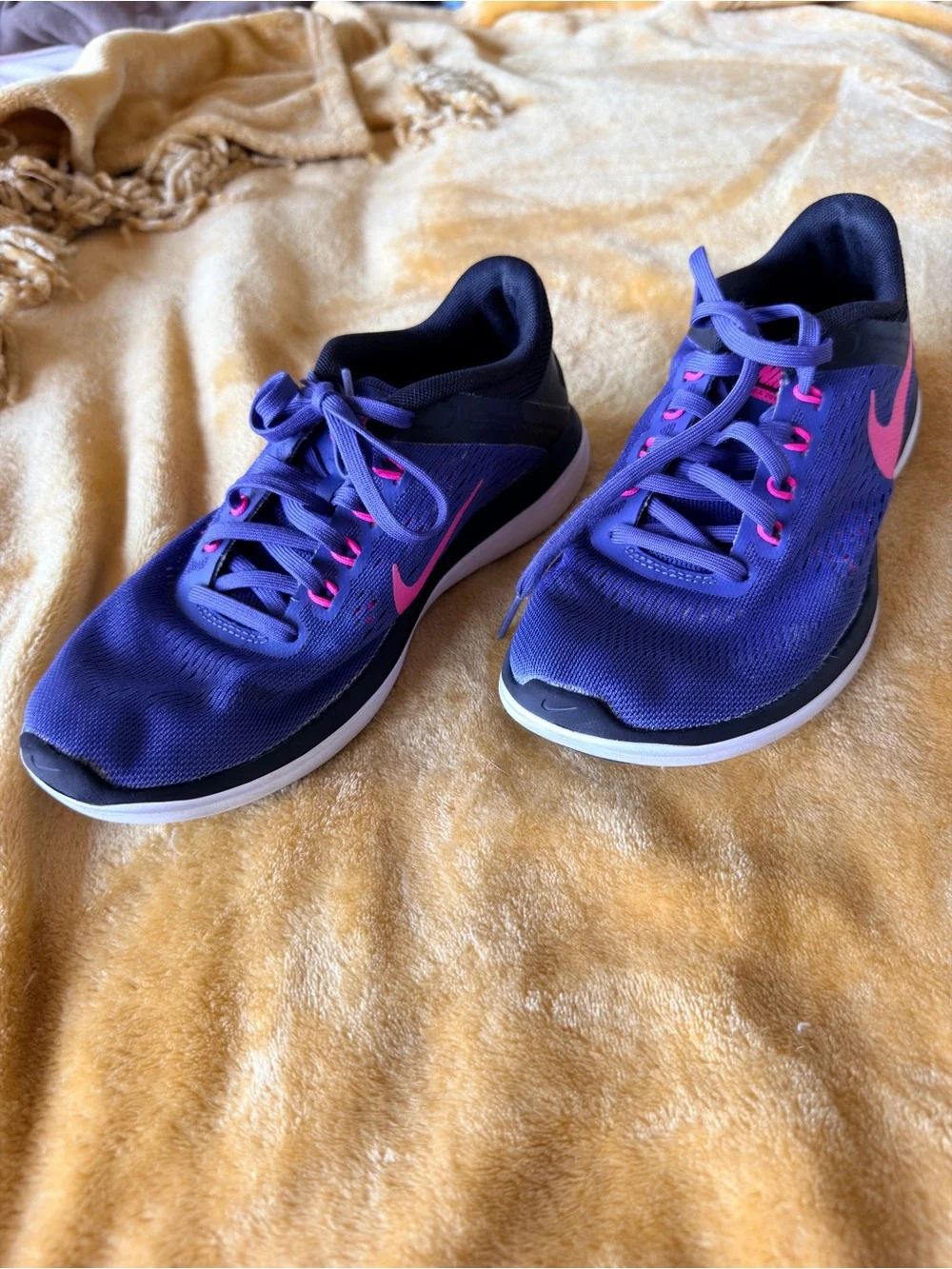 Nike Flex Run Athletic Sneakers Size 7